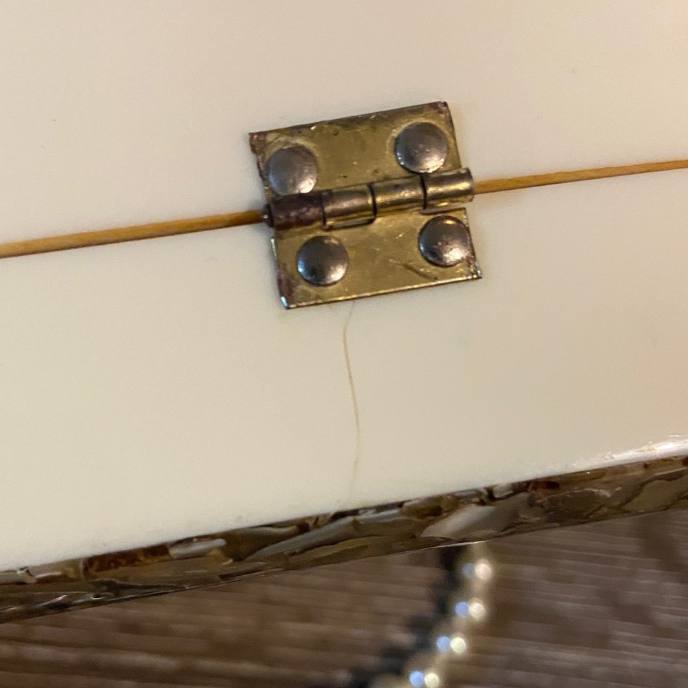 Rare Vintage Bakelite Shell Chip Confetti Minaudiere Gold Mini Bag Pearl Strap - Picture 11 of 12